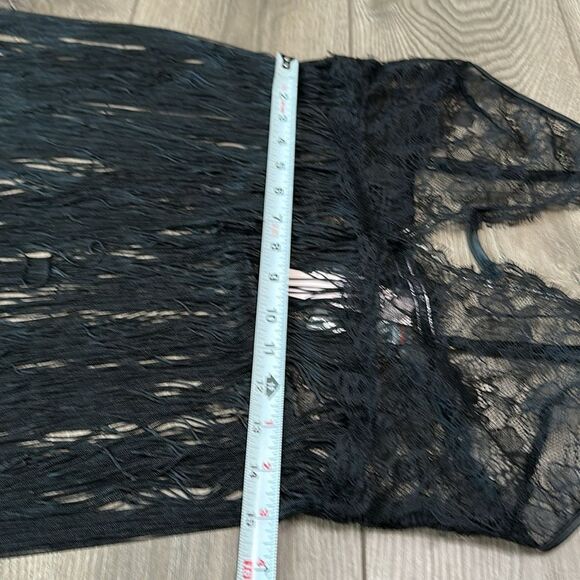 Victoria’s Secret Black Fringe Slip And V-String Panty Size Large - Picture 14 of 16